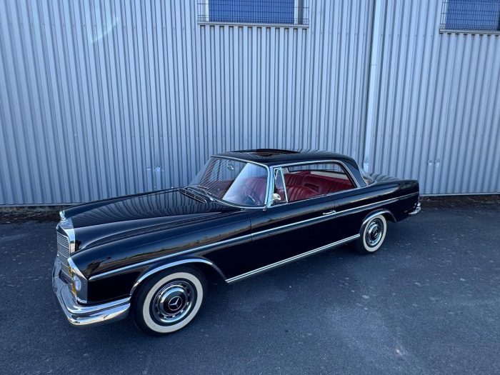 Mercedes-Benz 300 SE W112