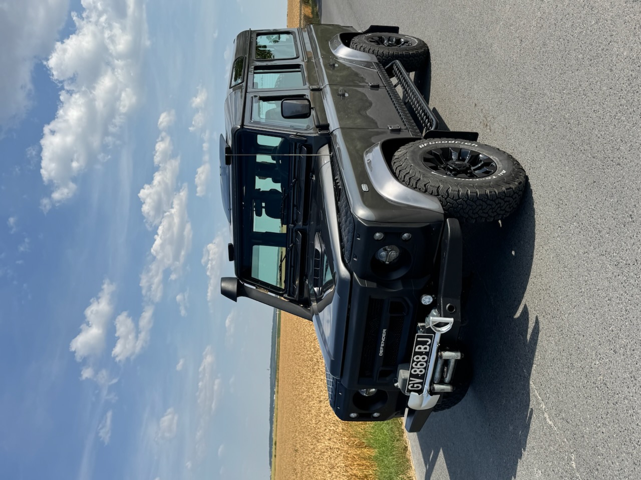 Land Rover Defender Td5 2003 with 170 Hp and 9 seats .