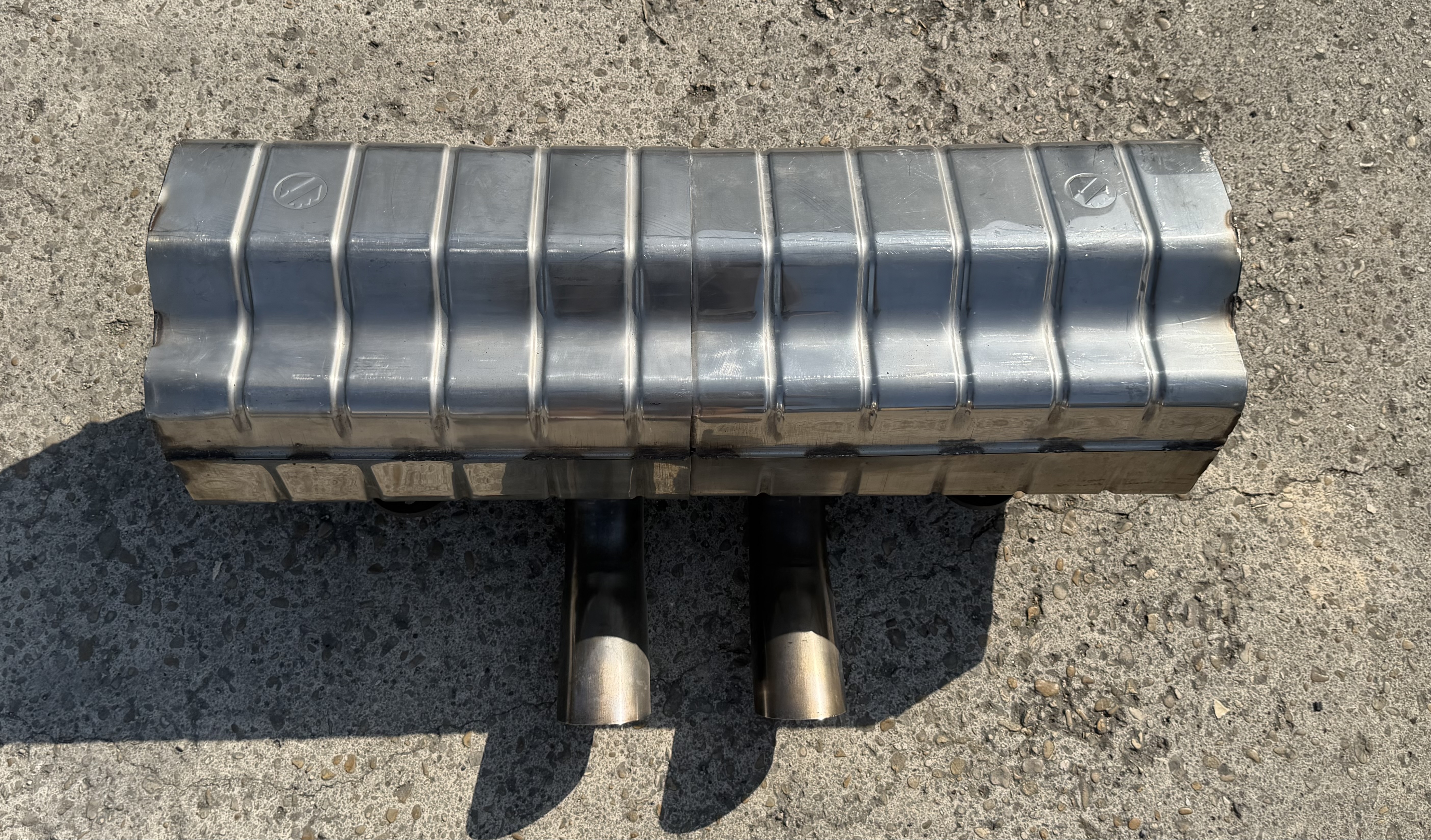 Ford exhaust muffler original for 2005 GT V8